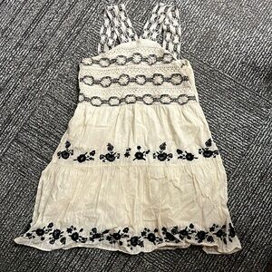 Zara - girls (kids dress) size 13-14. Worn one time.